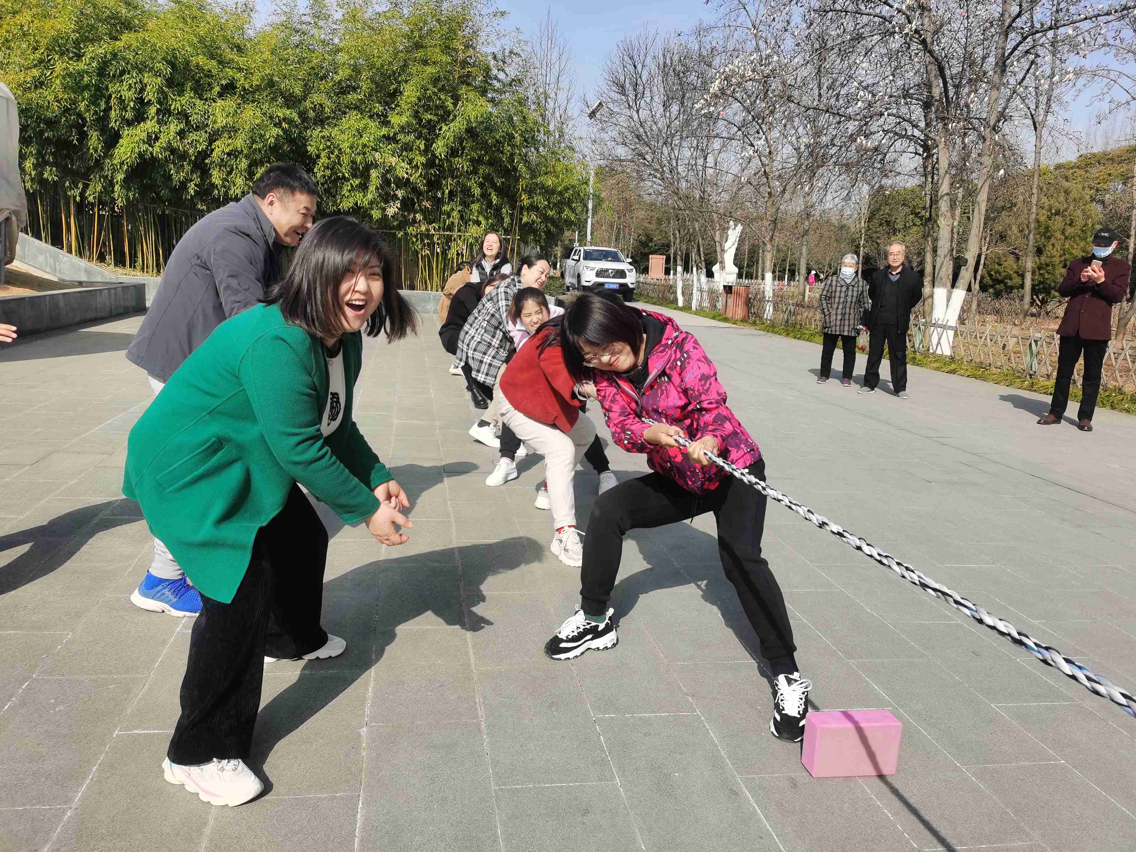 1646636465263422.jpg 拔河.jpg